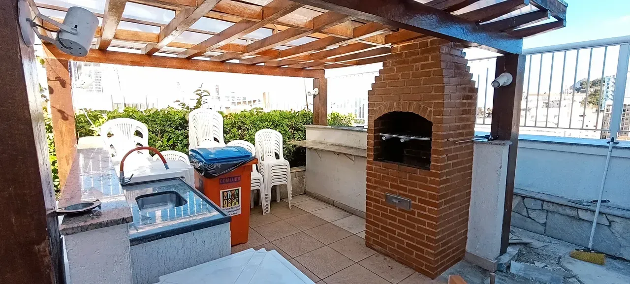 Furnished 1-bedroom apartment with open-plan kitchen — photo 17