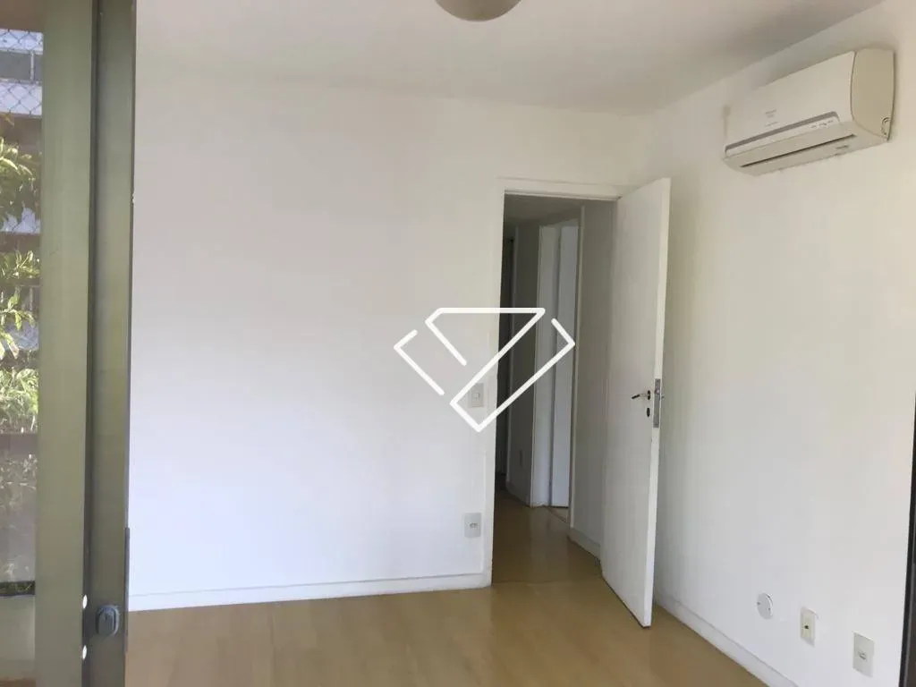 Квартира з 3 спальнями та заскленим балконом — photo 3