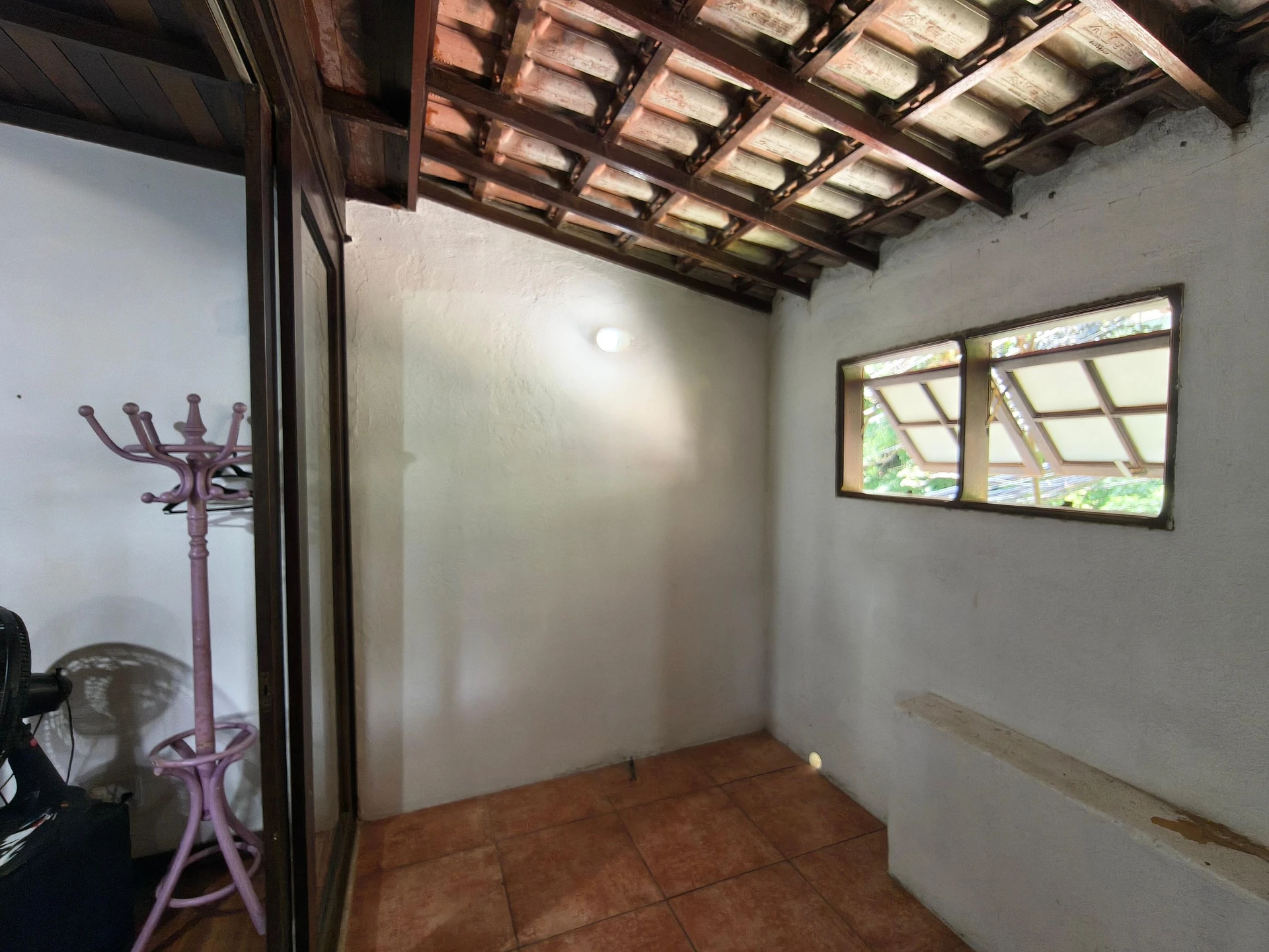 Furnished house with 3 bedrooms and enclosed balcony — photo 42