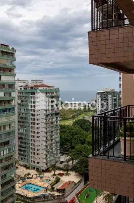 Furnished apartment with balcony and a gas stove kitchen — photo 24