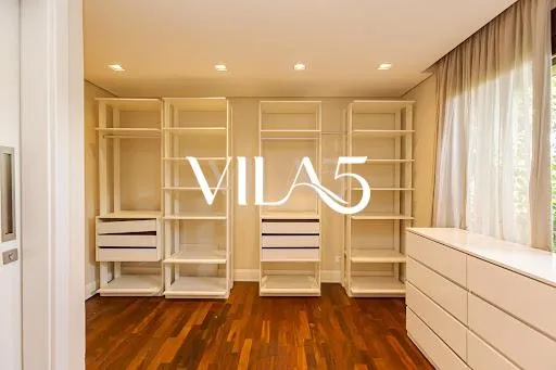 3-bedroom house with a bathtub in Curitiba — photo 41