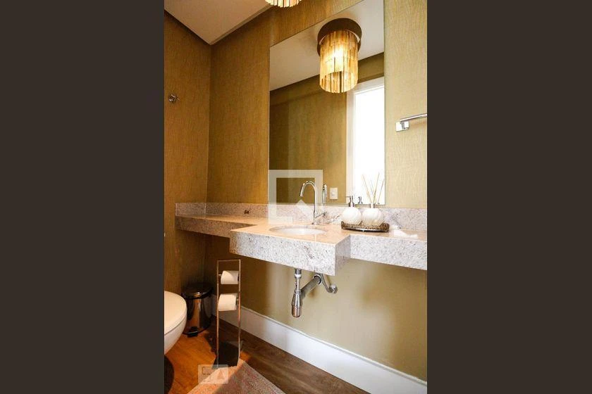 House for rent with 4 en-suite bedrooms and 450 m² — photo 45
