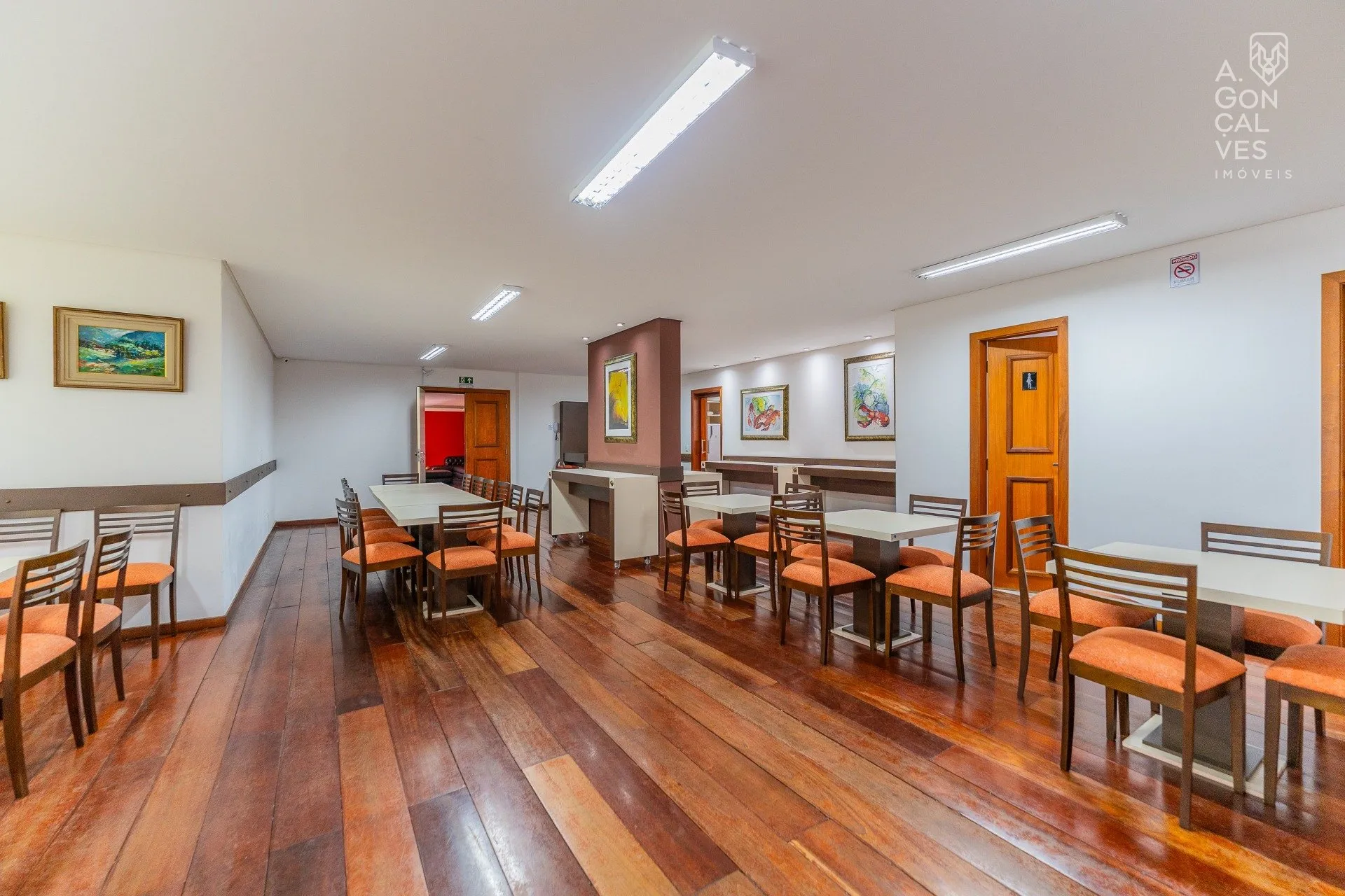 Furnished 219 m² apartment with 4 bedrooms and 2 parking spots — photo 43