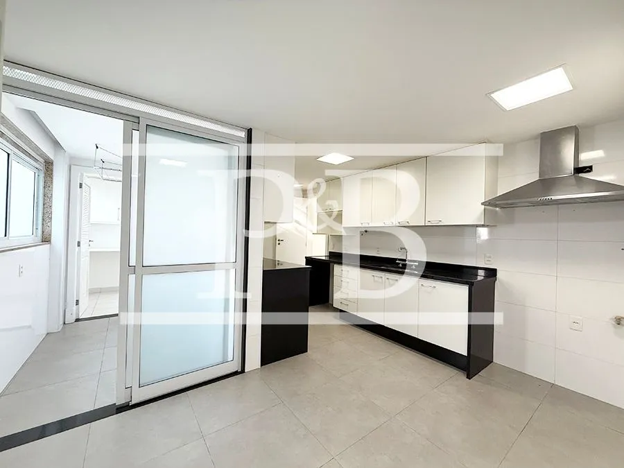4-bedroom apartment, all with their own bathrooms, 289 m² — photo 15