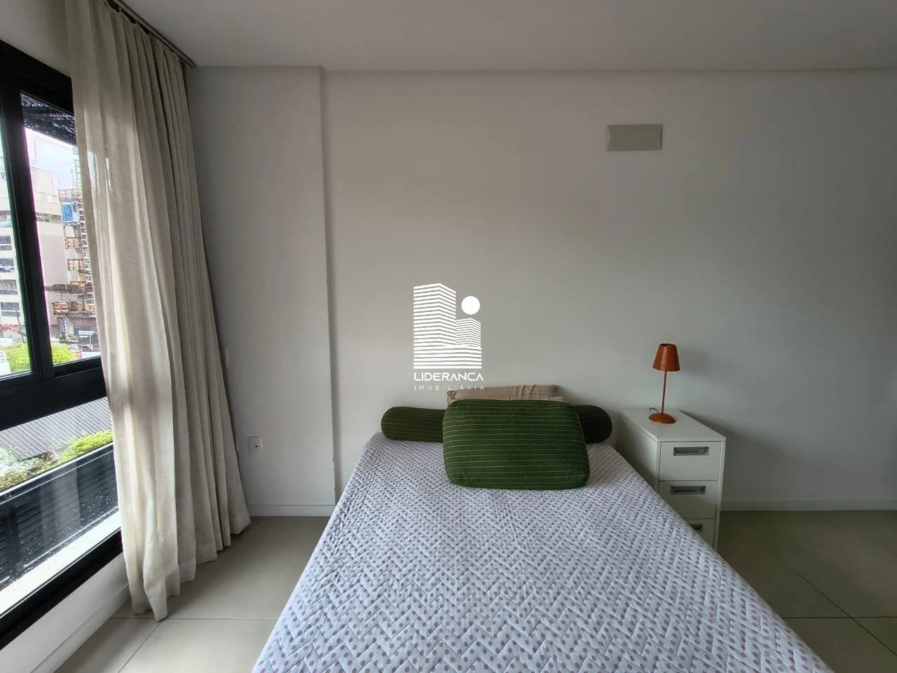 Washing machine in a one-bedroom apartment, 85 m² — photo 20