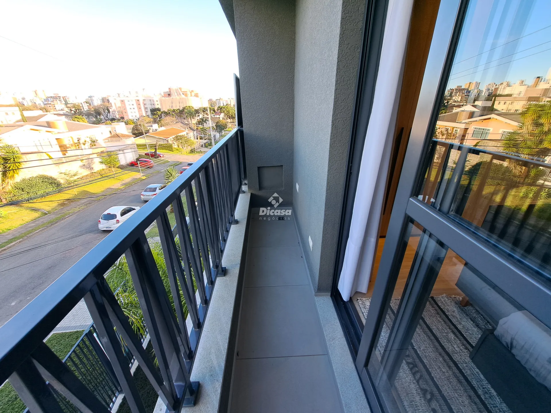 Glass-enclosed balcony in a 2-bedroom apartment, 68 m² — photo 31