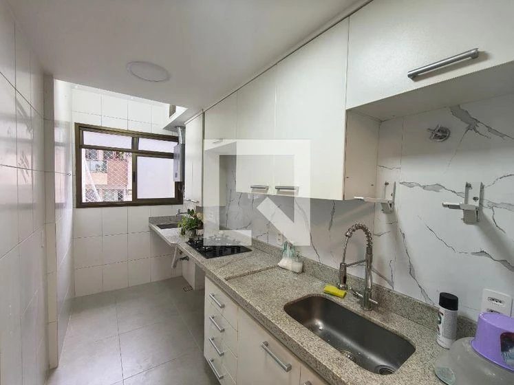 3-bedroom apartment with a glass-enclosed balcony — photo 2