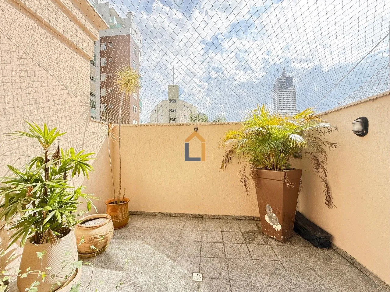 3-bedroom apartment with a washing machine in Curitiba — photo 68