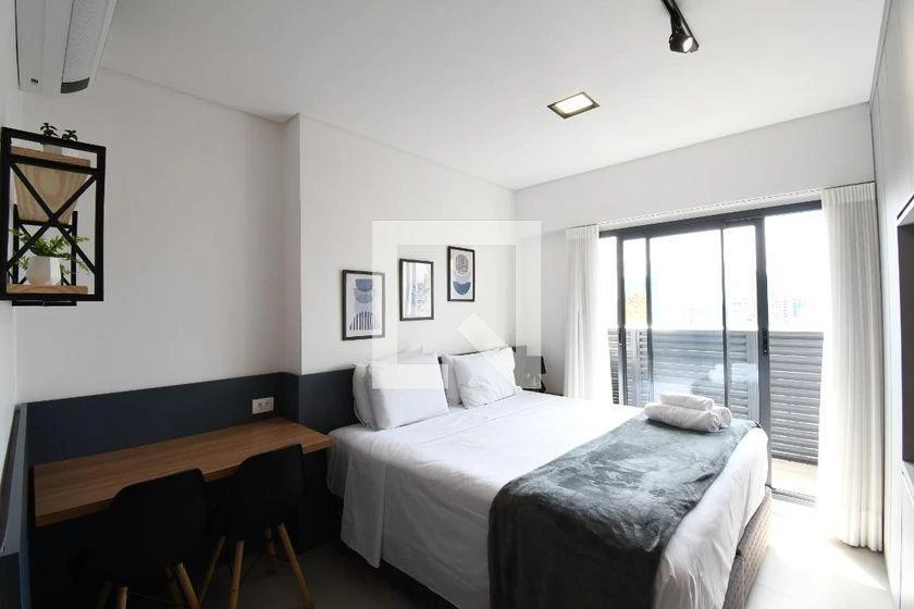25 m² apartment with a home office and a washing machine — photo 8
