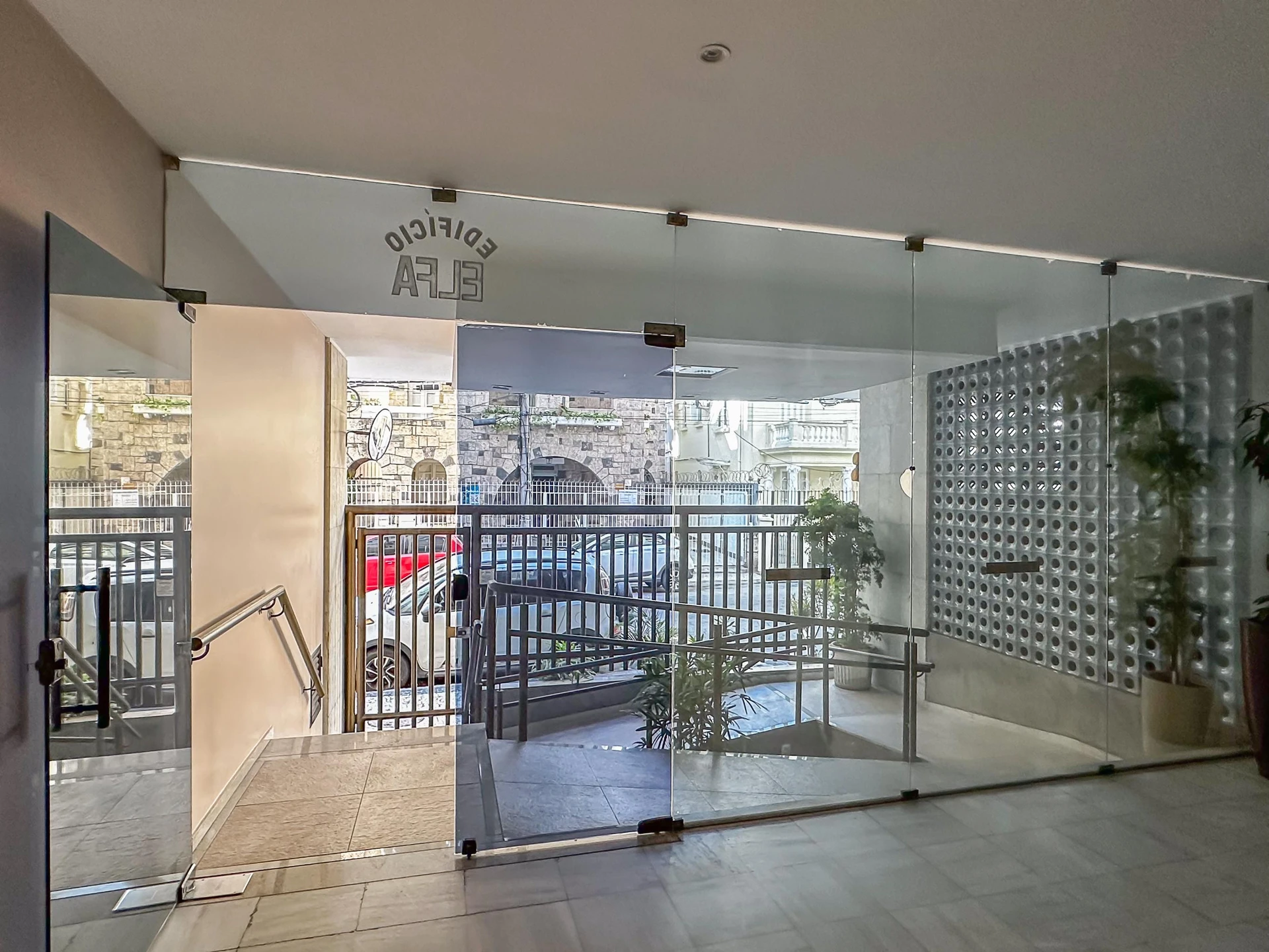 Apartment with 3 bedrooms and 2 bathrooms — photo 9