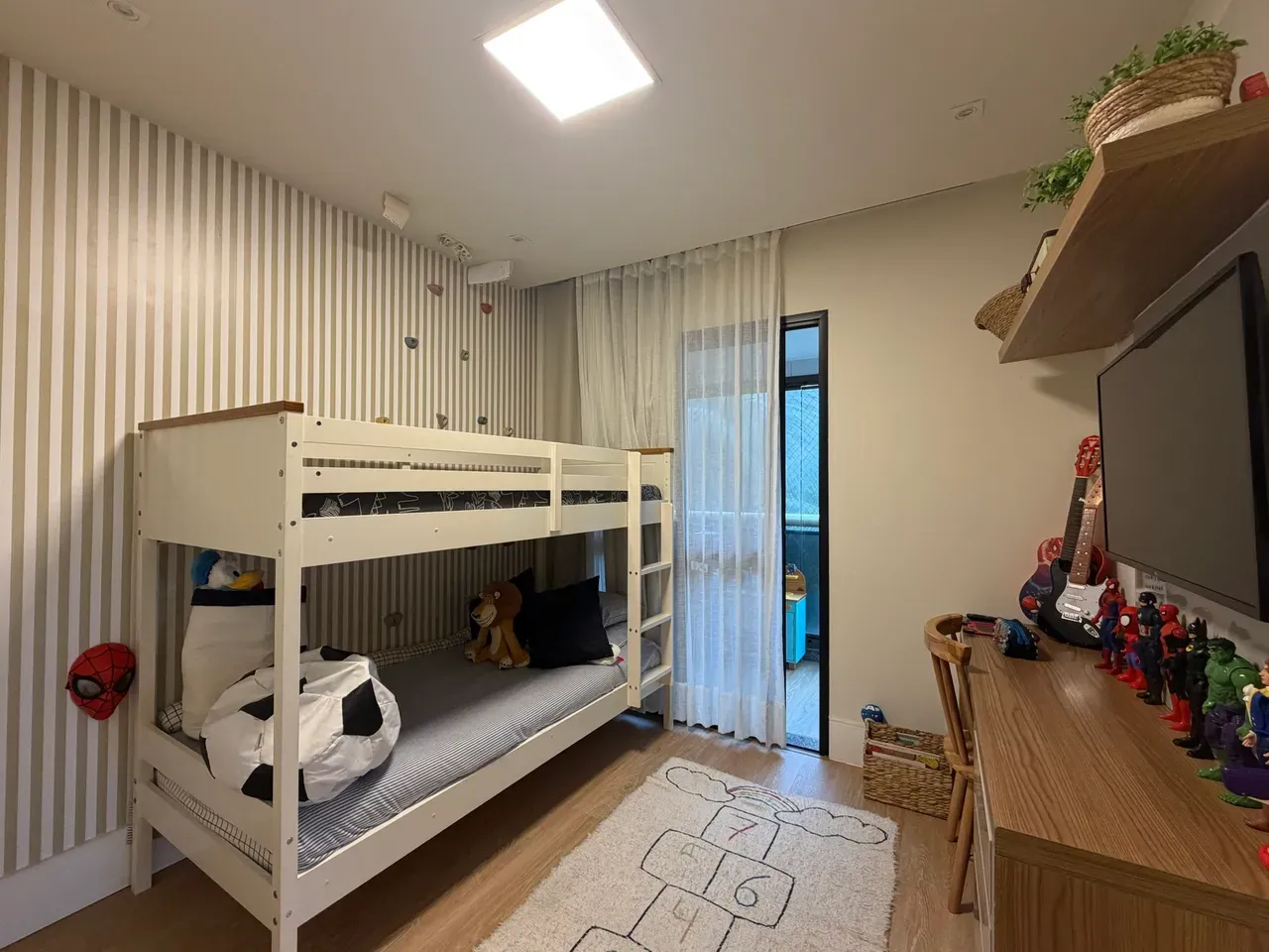 4 quartos e jacuzzi: apartamento de 231 m² — photo 43