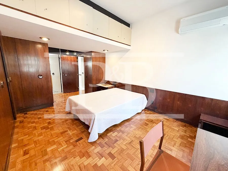 310 m² apartment with floor-to-ceiling windows and a bathtub — photo 13