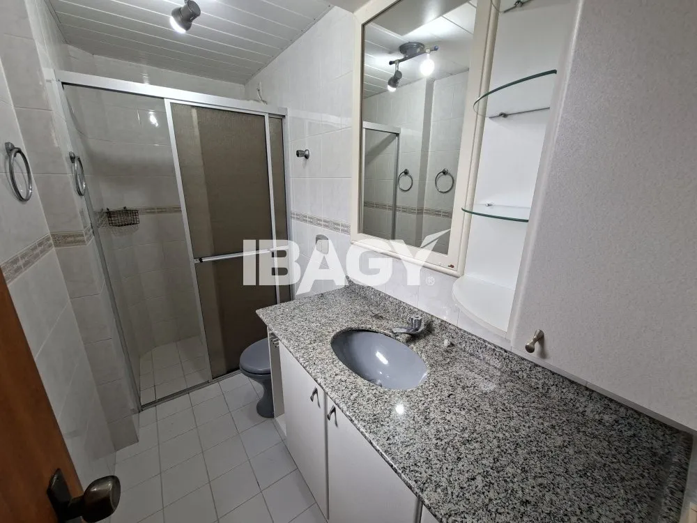 Apartamento amueblado con 3 dormitorios, 117 m² y 2 baños — photo 11