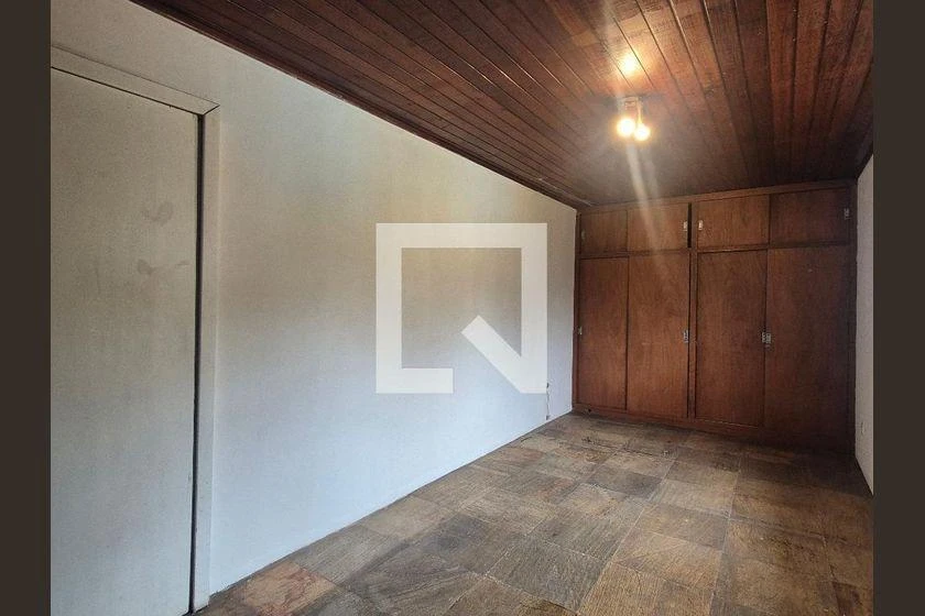 Casa para aluguel com 4 quartos e 2 suítes em 1500 m² — photo 27