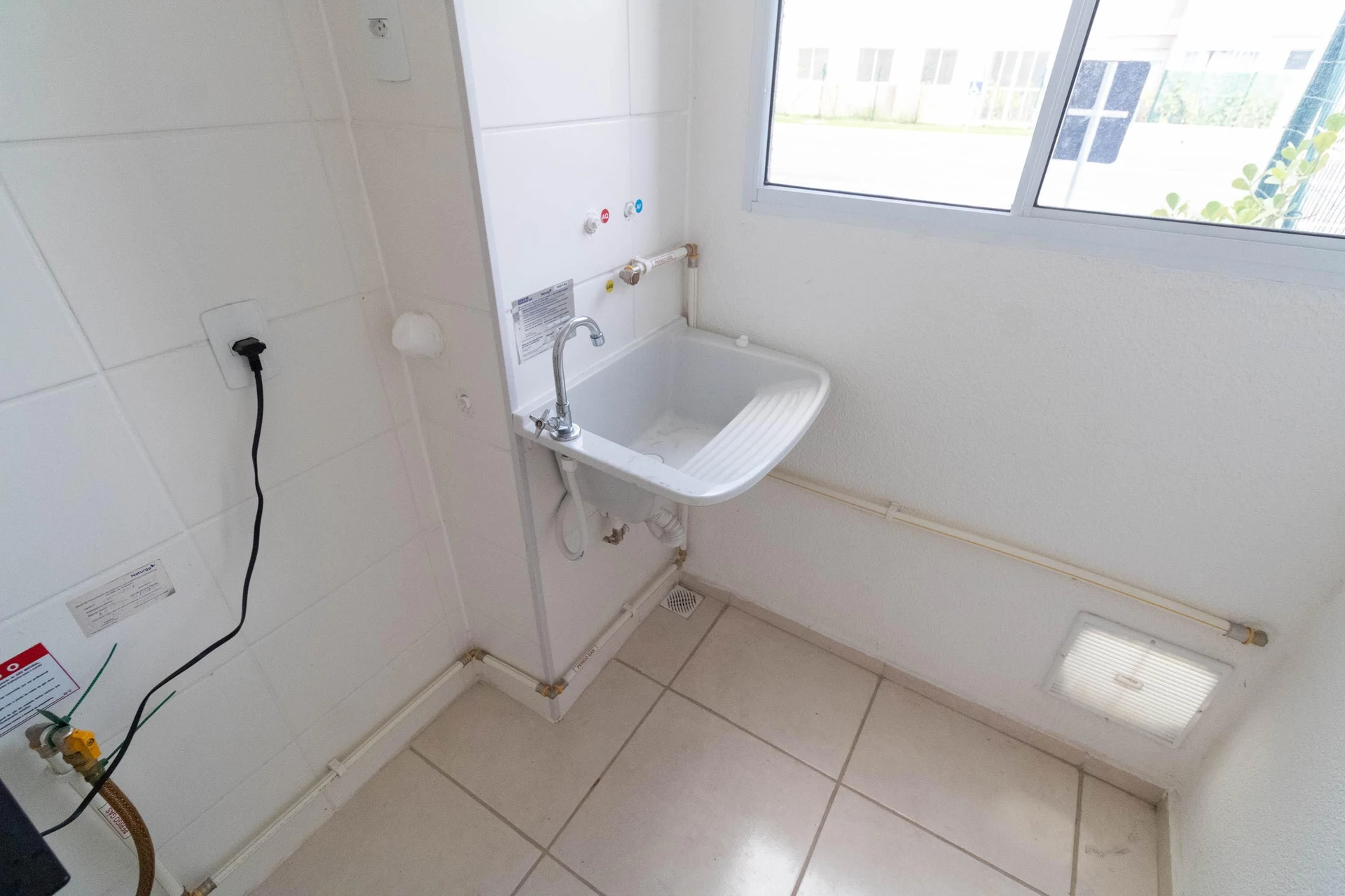 2-bedroom apartment in a building with a pool — photo 20