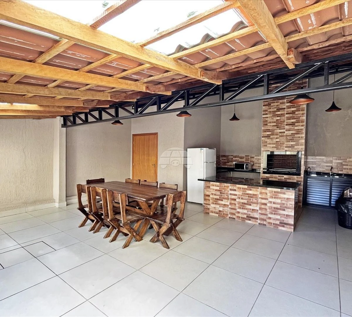 3-bedroom apartment with wood or laminate floors in Curitiba — photo 7