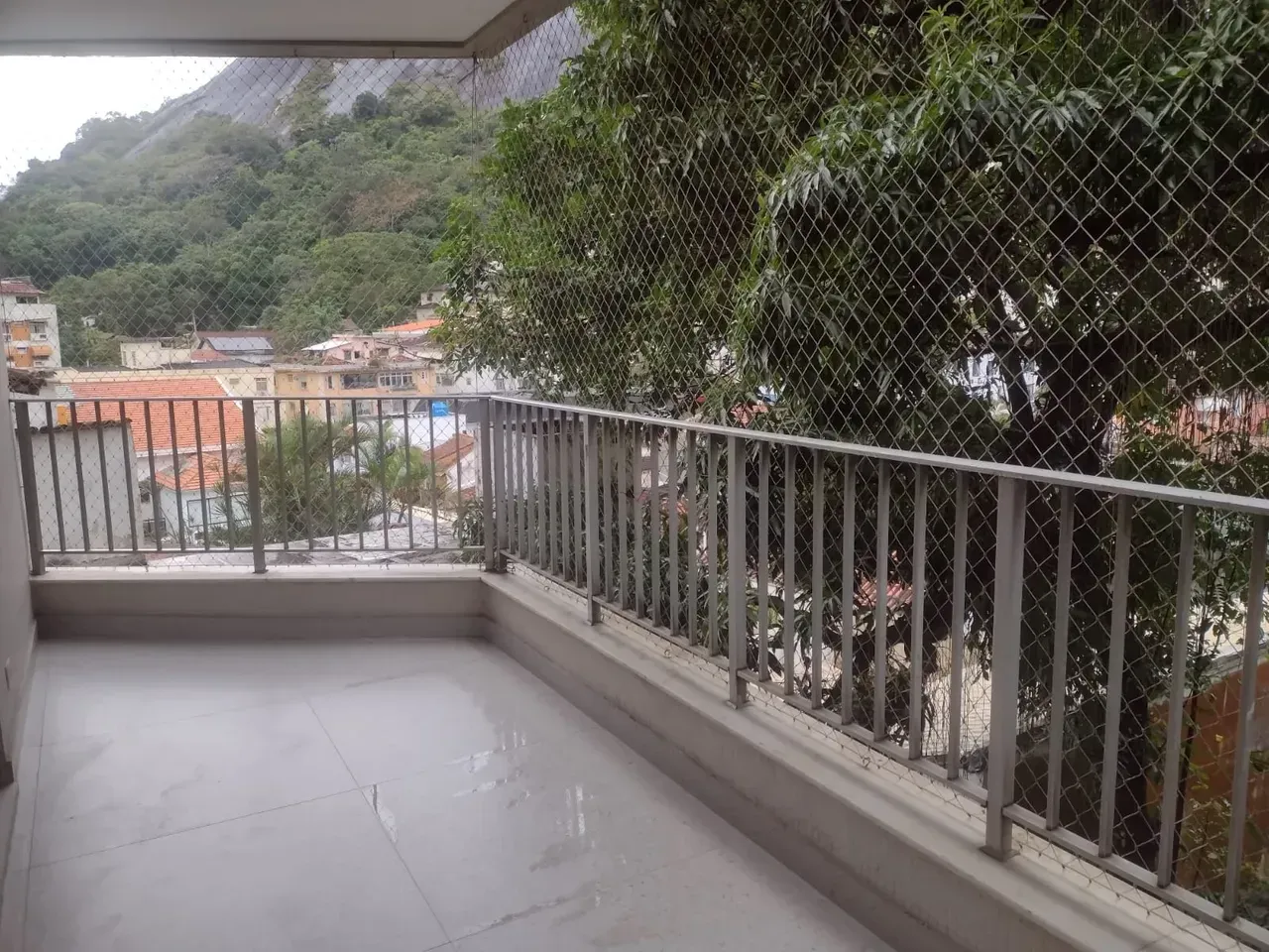 Unfurnished apartment with 3 bedrooms and mountain views