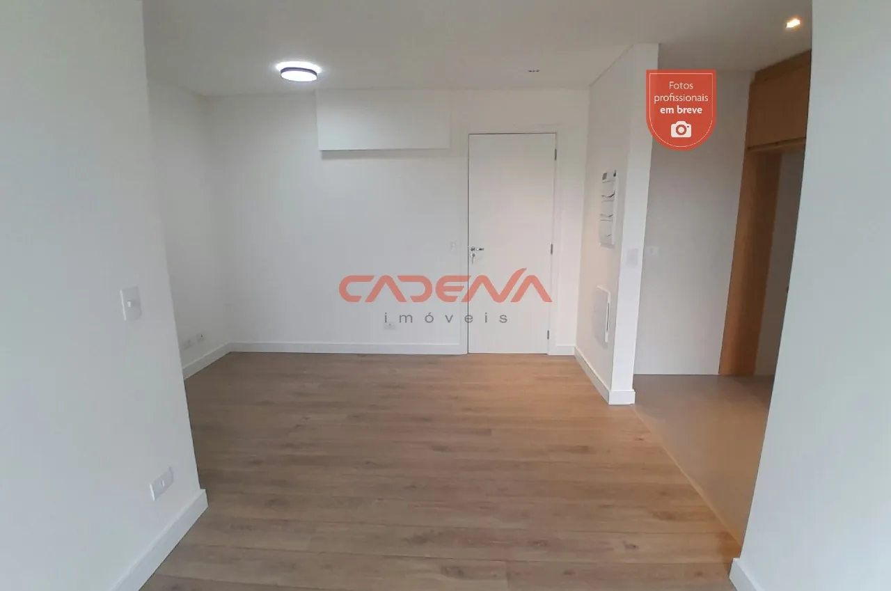 2-bedroom apartment with wood or laminate floors — photo 10