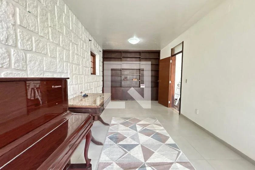 4-bedroom house with a bathtub — photo 29