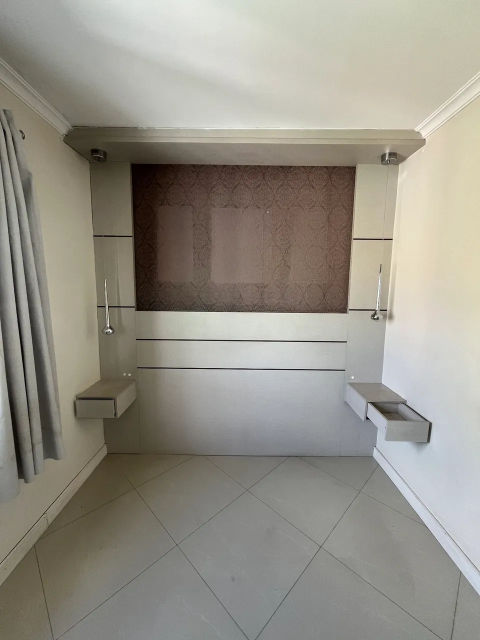 Furnished apartment with 2 bedrooms and open-plan kitchen — photo 14