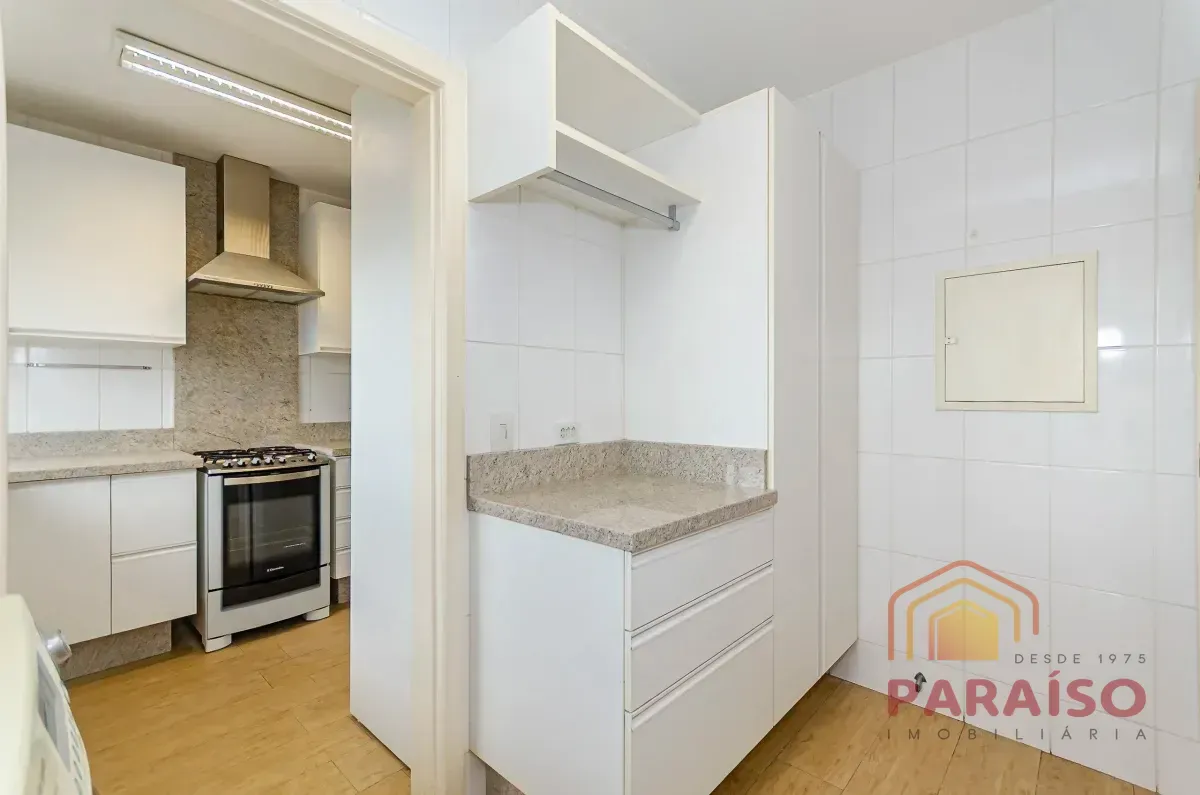 3-bedroom apartment in a building with a gym — photo 30