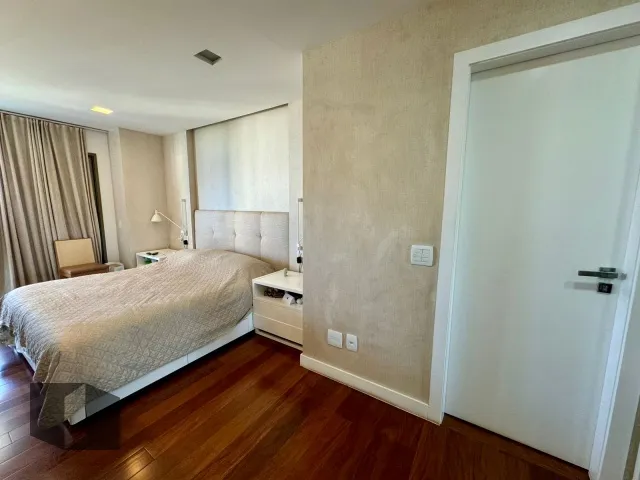 Furnished penthouse apartment with 5 bedrooms and 5 baths — photo 20