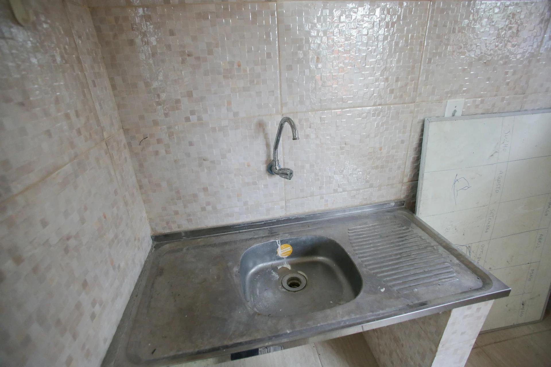 Unfurnished studio with 1 bedroom and 1 parking spot — photo 11
