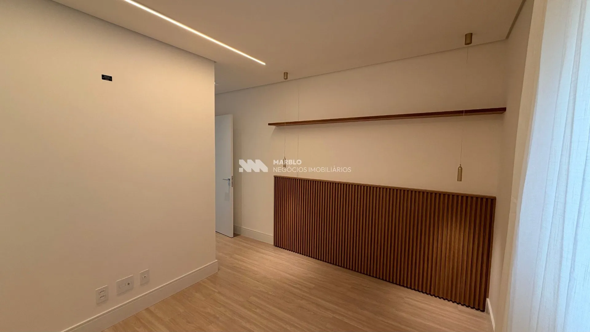 Apartment on the 5th floor with floor-to-ceiling windows — photo 9