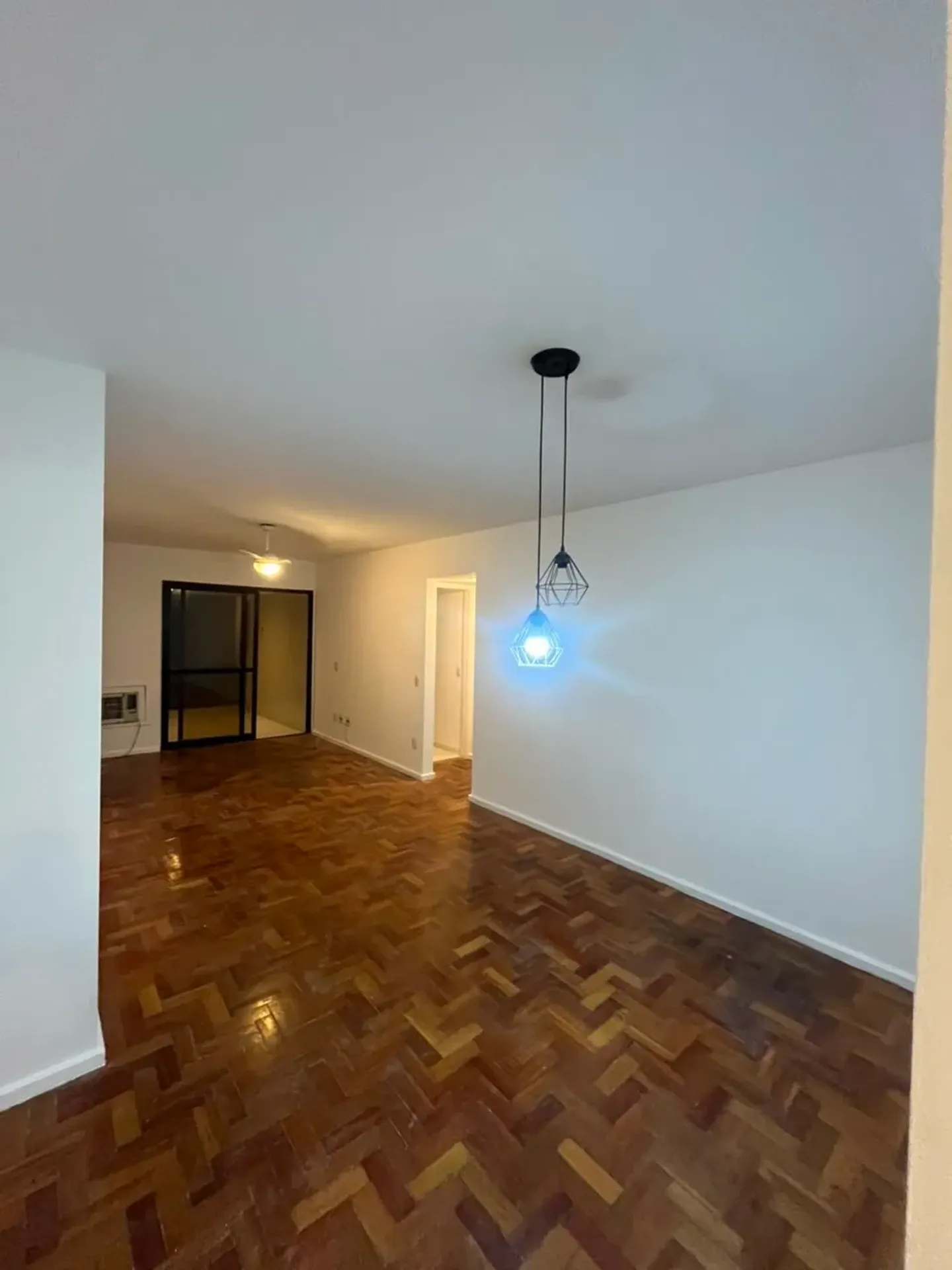3-bedroom apartment in a building with a gym — photo 5