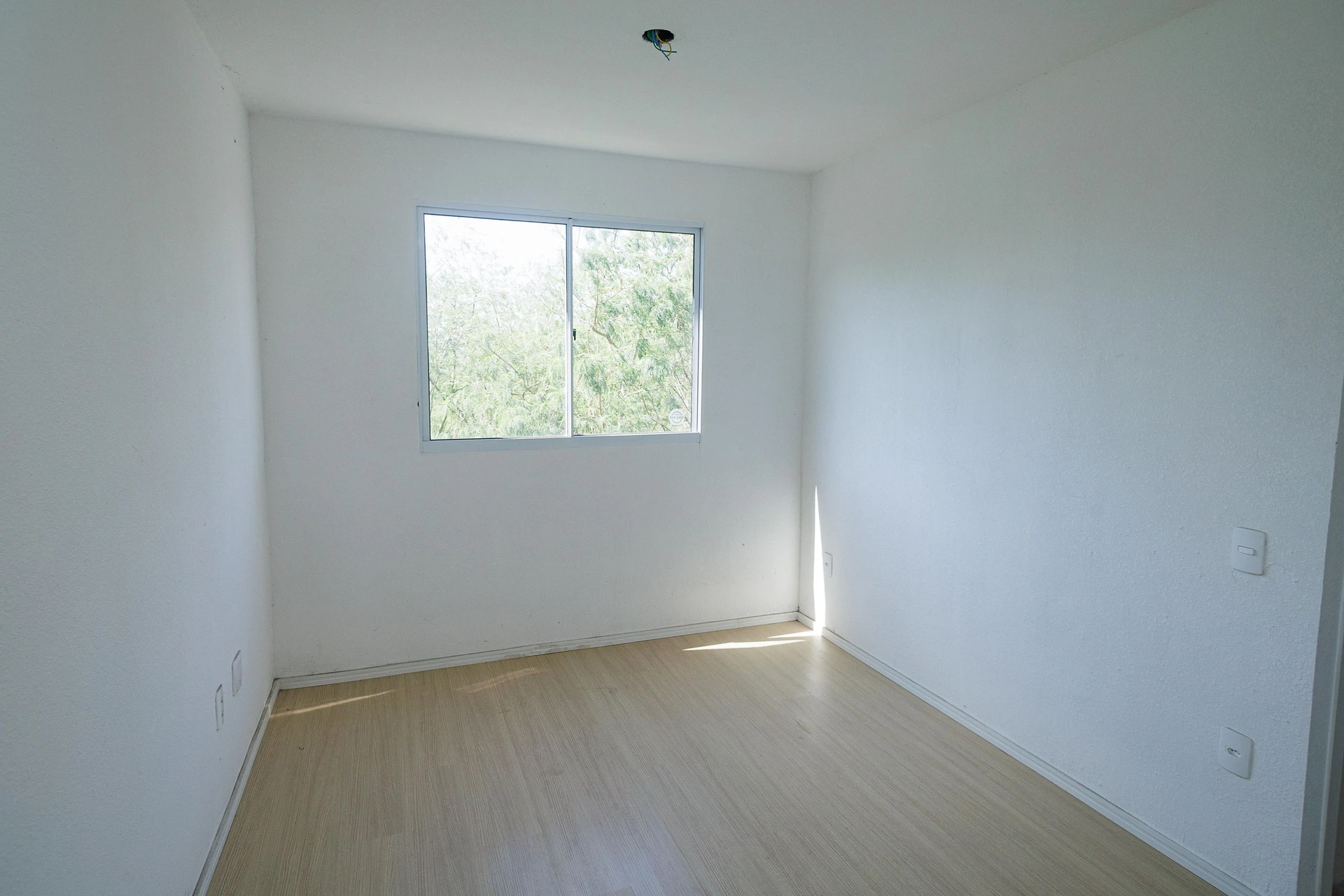 Unfurnished apartment with 2 bedrooms and 1 bathroom — photo 11