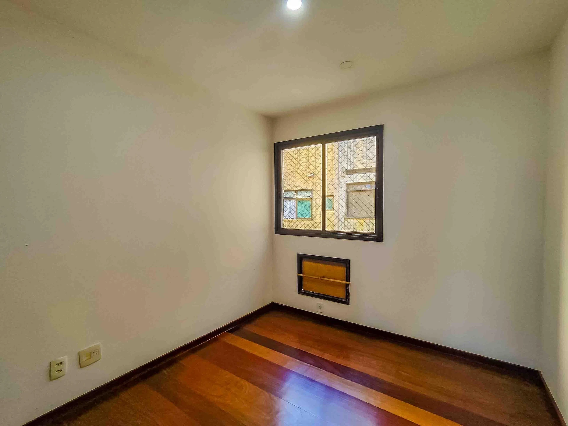 Apartamento sem mobília com 3 quartos e área de lavanderia — photo 26
