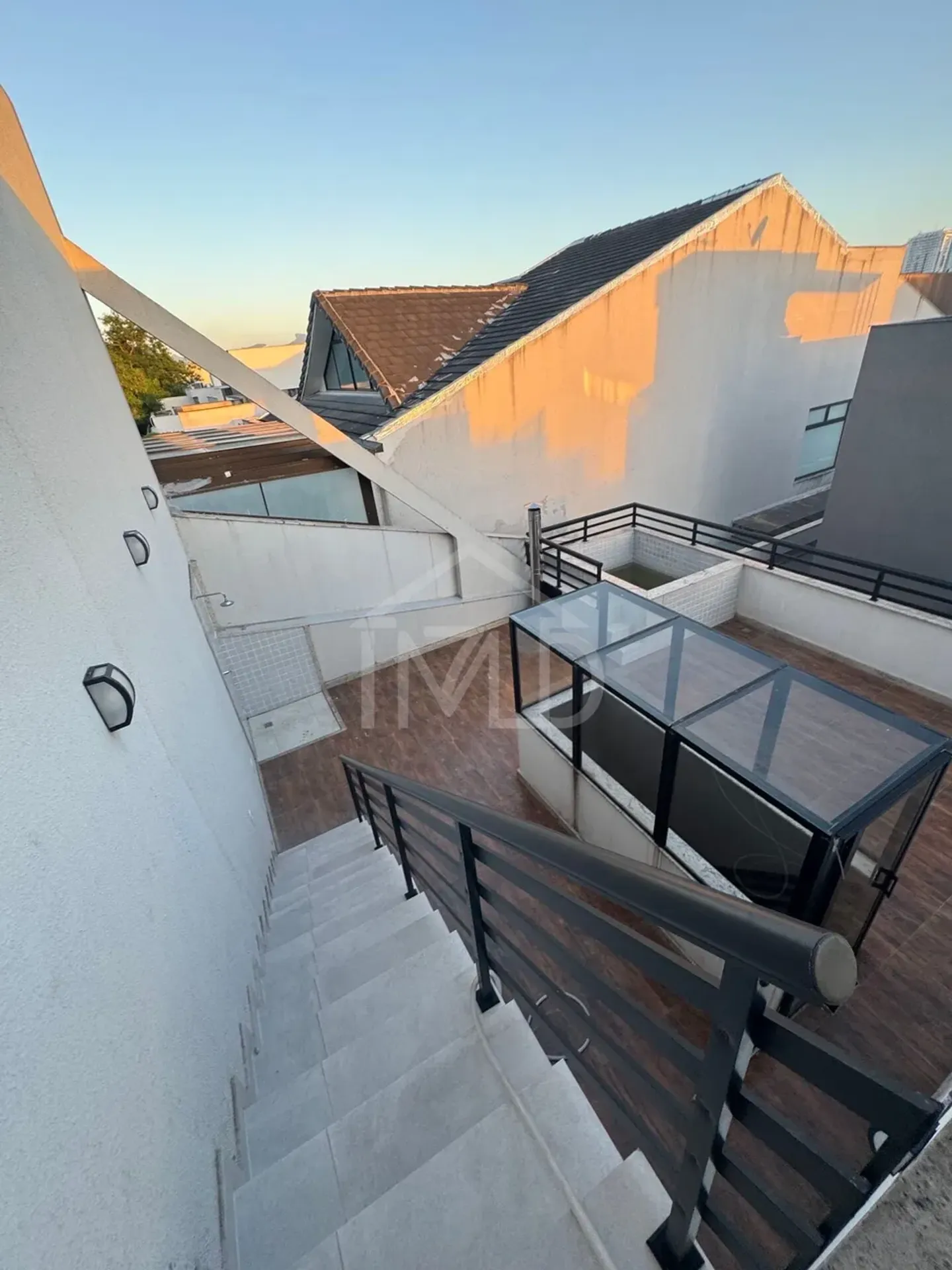 Casa mobiliada com 4 suítes e piscina, 420 m² — photo 34
