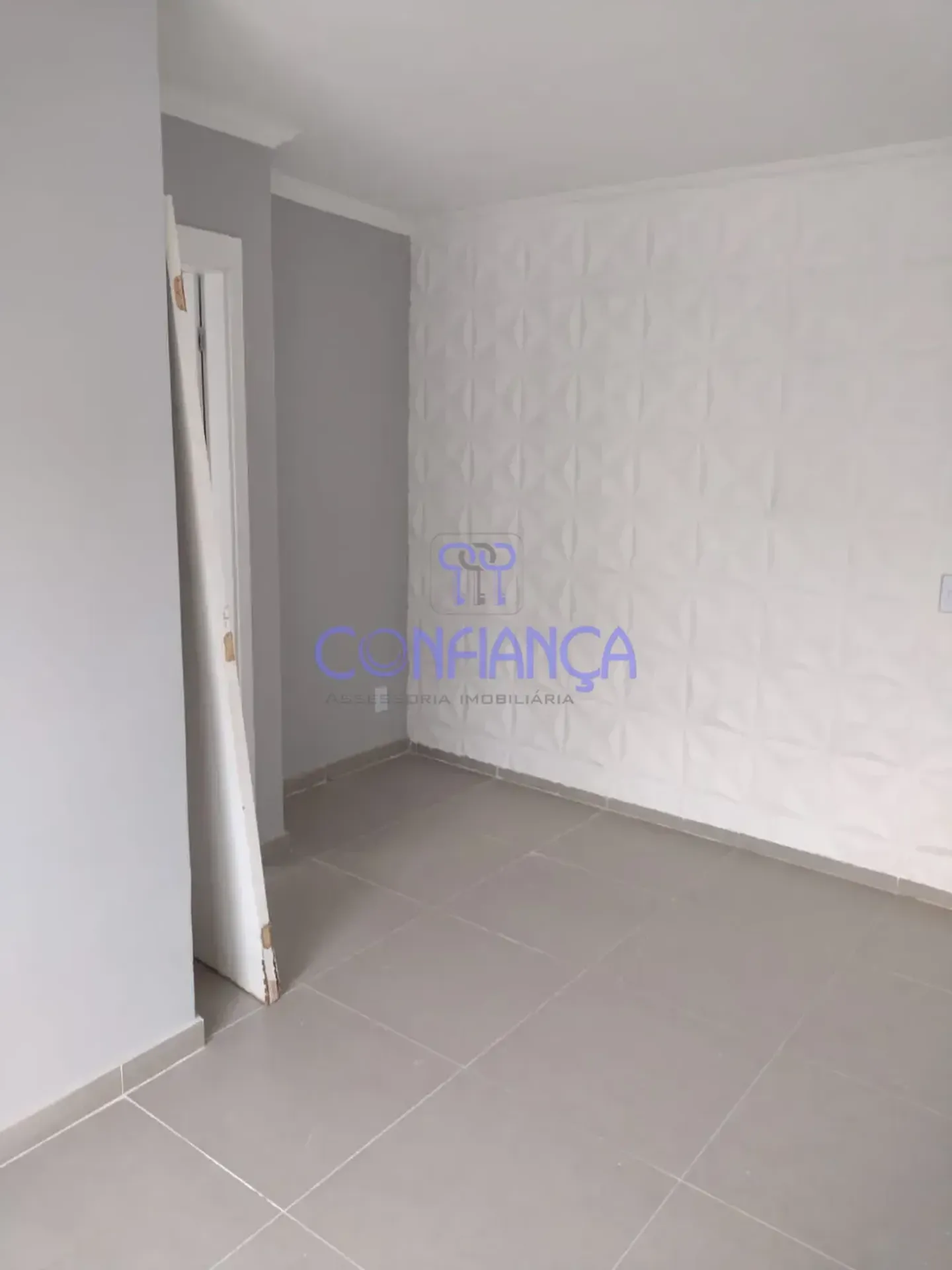One-bedroom apartment in a building with a pool — photo 13