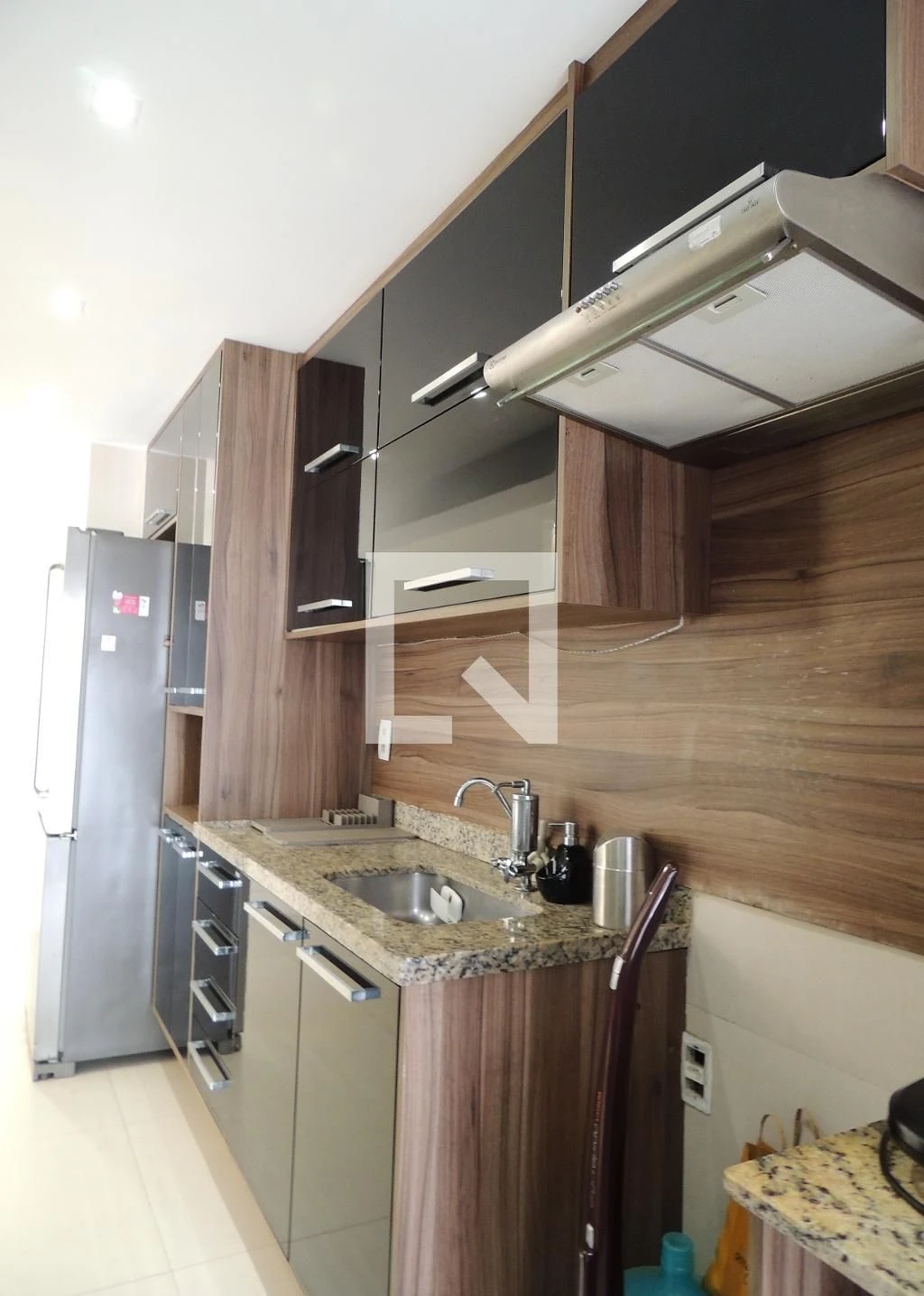 Furnished 3-bedroom apartment with 3 bathrooms and balcony — photo 14