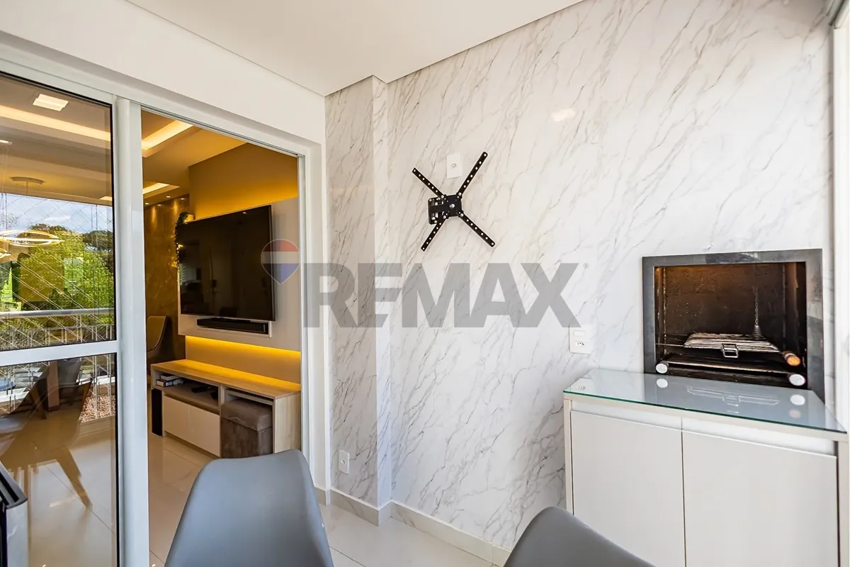 Glass-enclosed balcony in a 2-bedroom apartment, 69 m² — photo 2