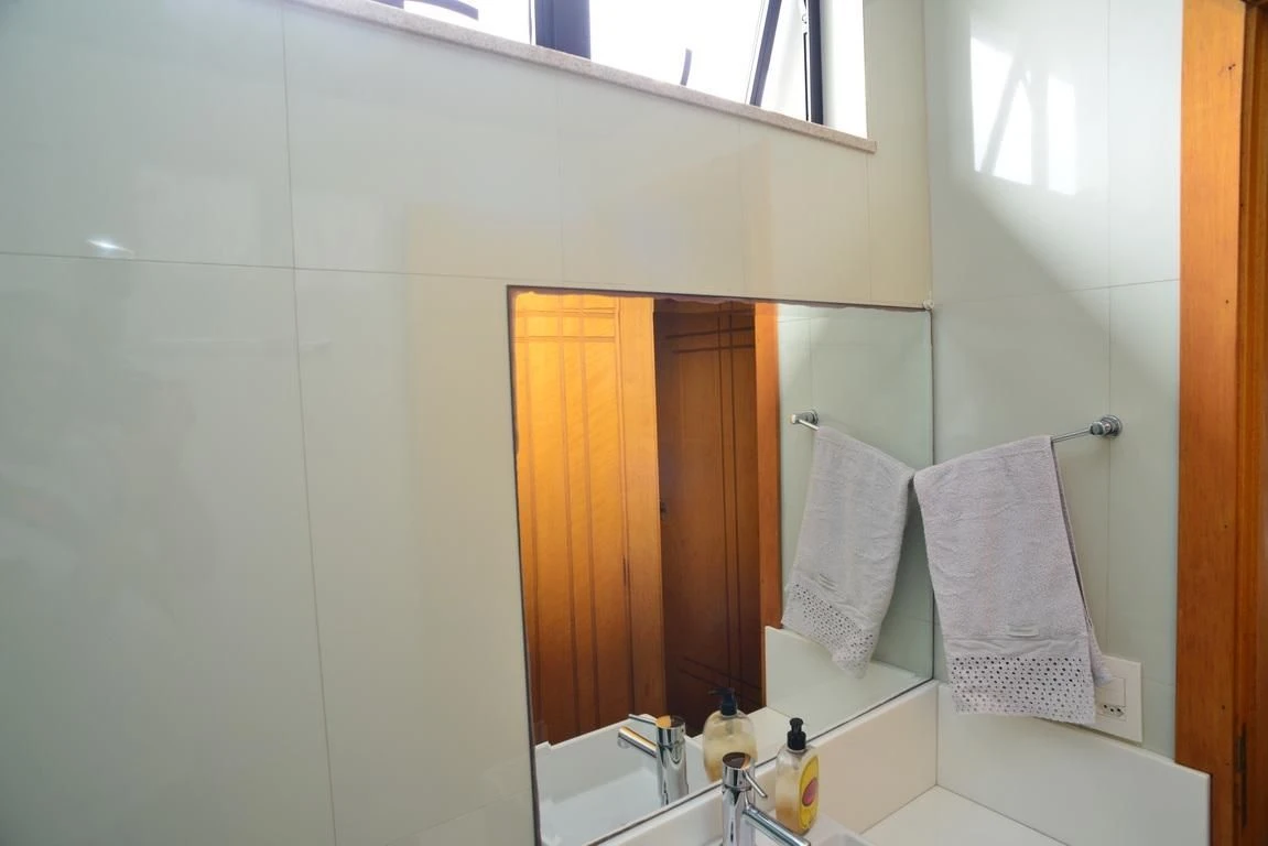 260 m² house with floor-to-ceiling windows and a jacuzzi — photo 62