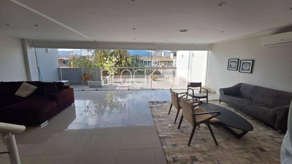 Apartamento mobiliado de 400 m² com 3 suítes