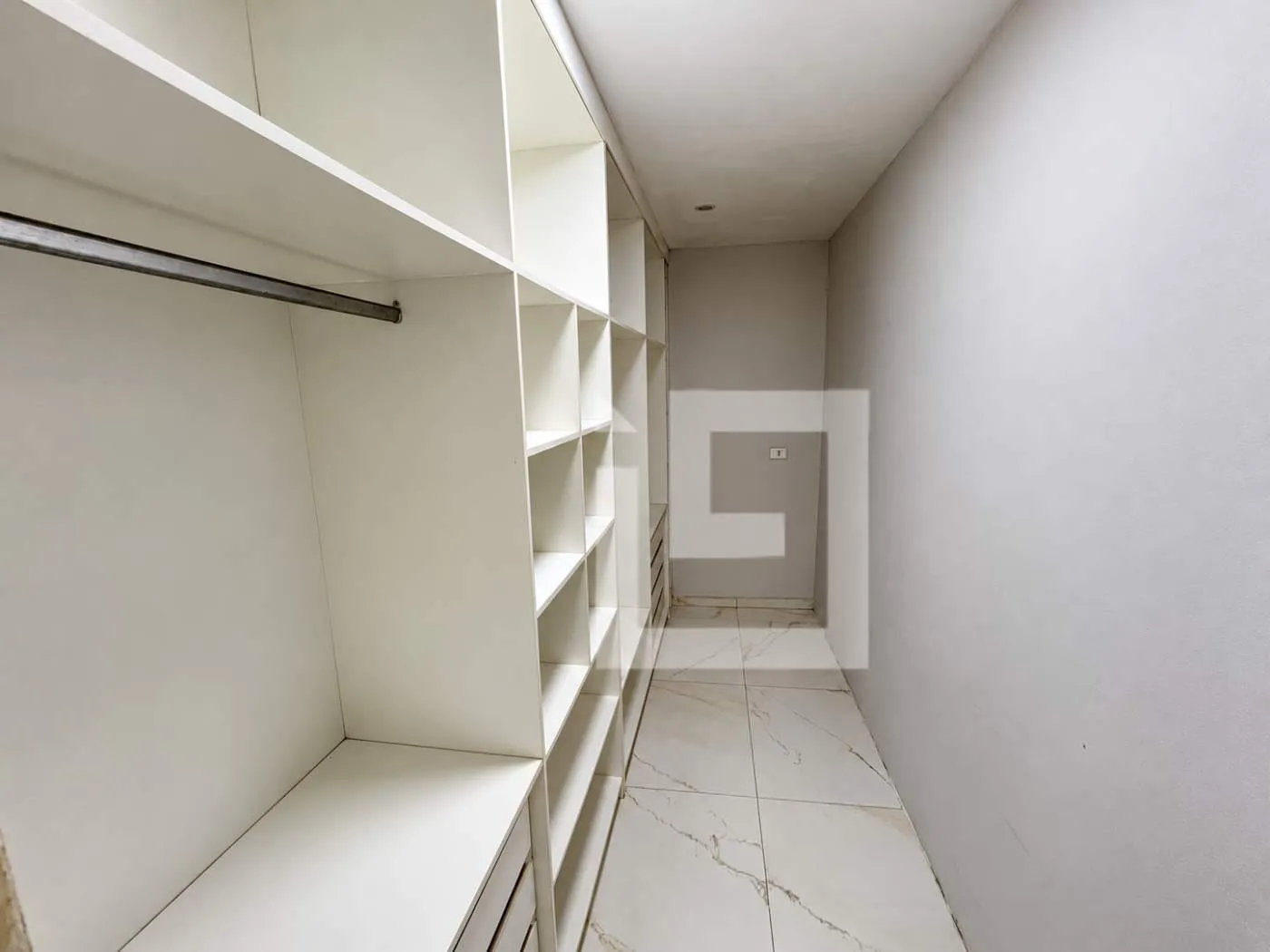 Casa, 220 m², com closet — photo 9