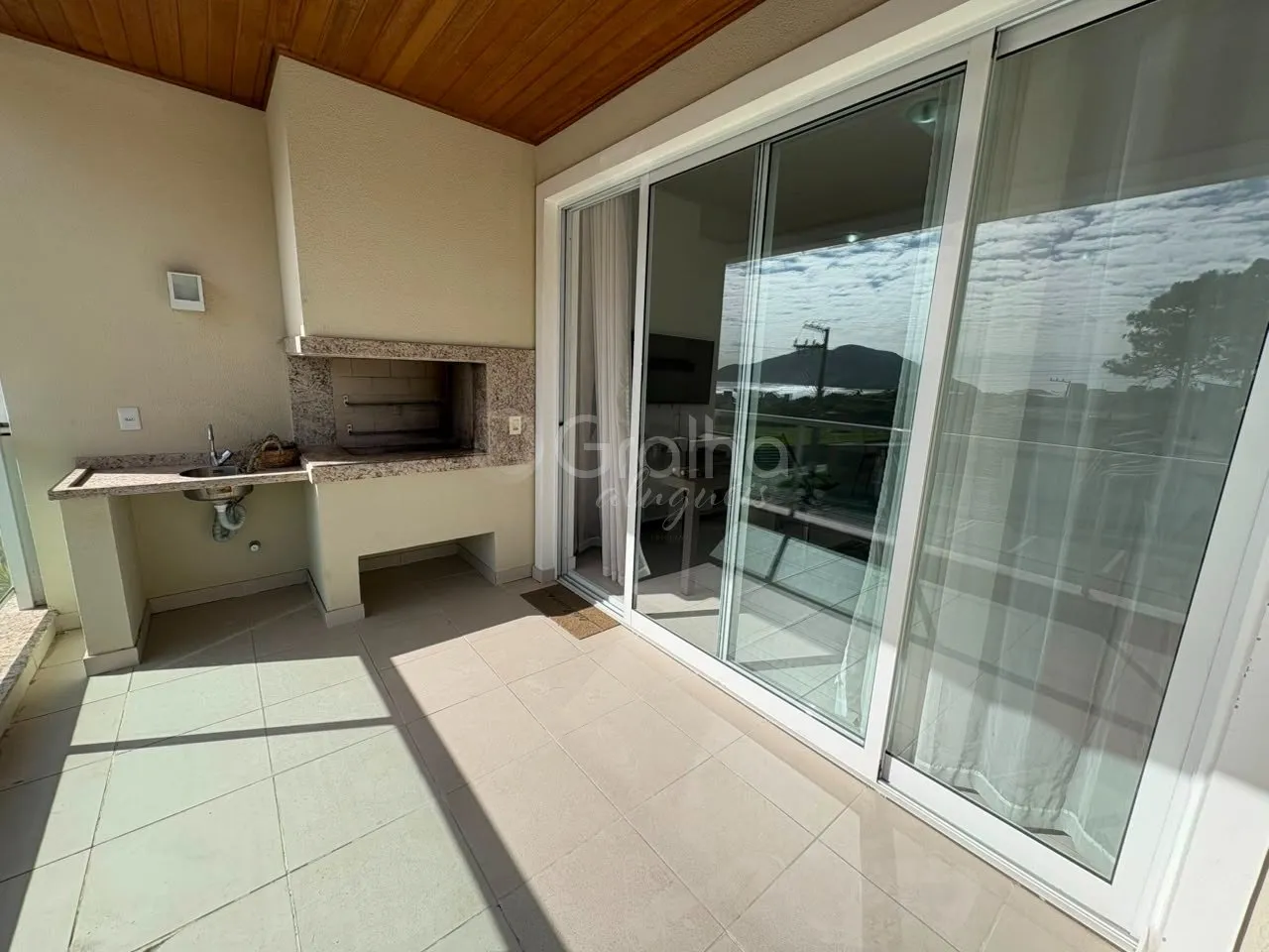 Furnished 129 m² apartment with 2 bedrooms and balcony — photo 4