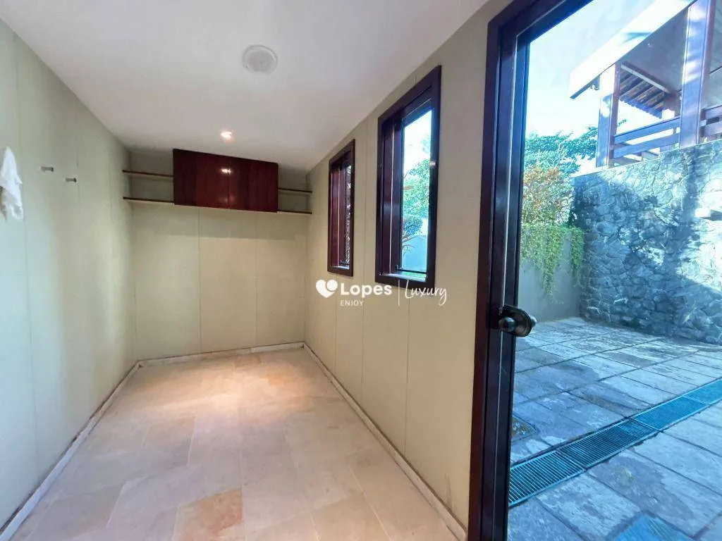 House with 5 en-suite bedrooms and an open gas kitchen — photo 65