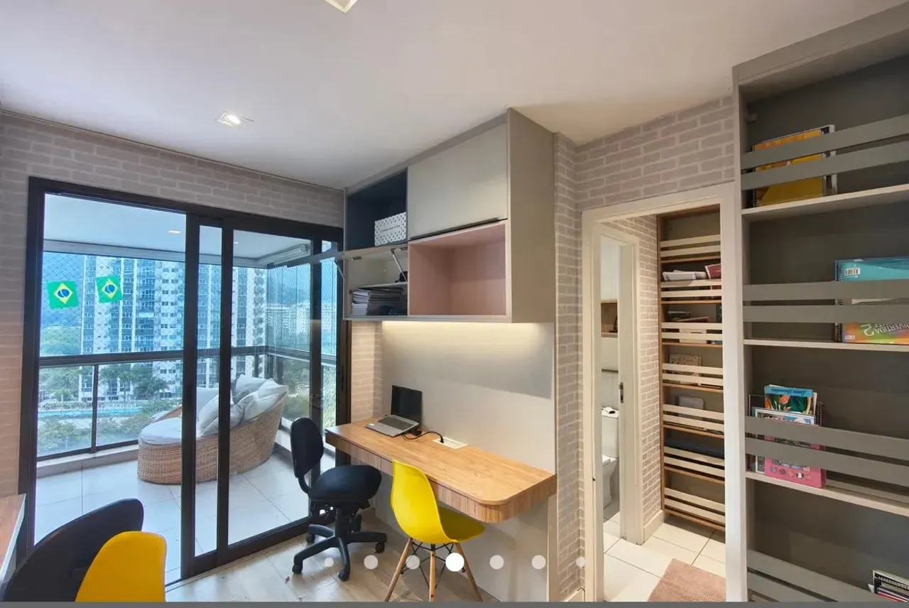Furnished 3-bedroom apartment with 5 bathrooms — photo 28