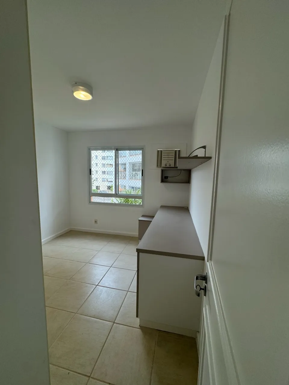 3-bedroom apartment in a building with a gym — photo 2