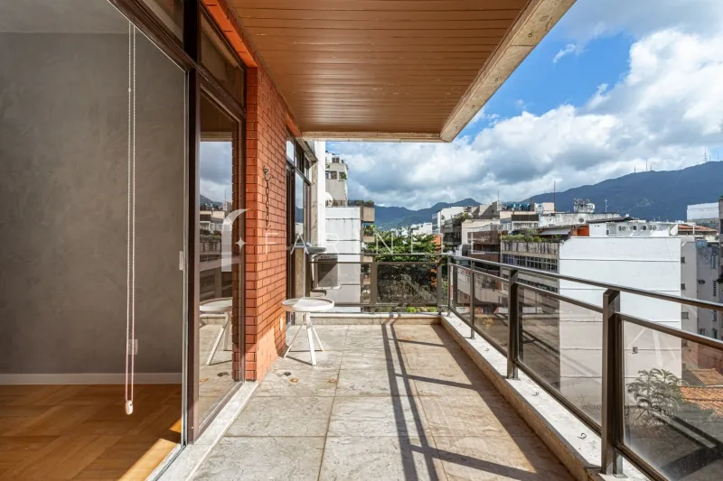 Duplex apartment with 2 bedrooms and grill on balcony — photo 16