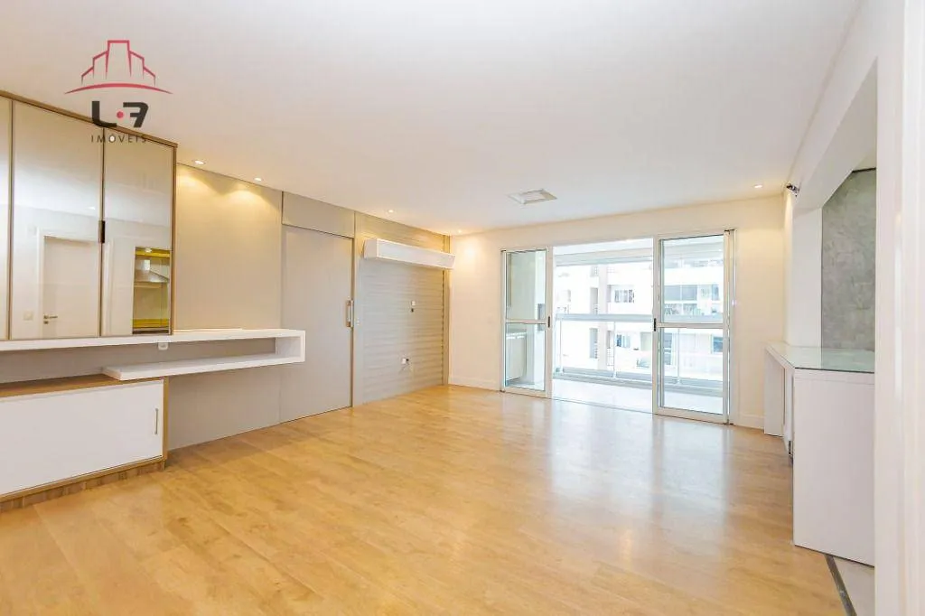 3-bedroom apartment with a grill on the balcony — photo 6
