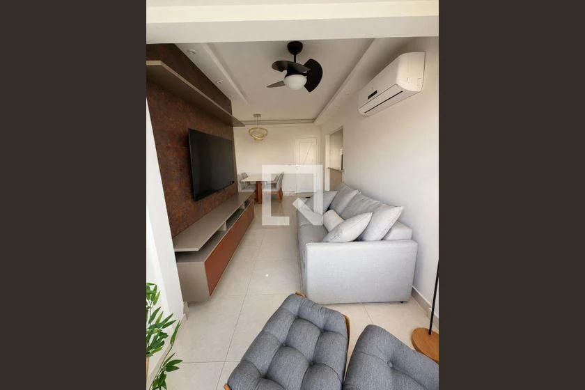 3-bedroom apartment in a building with a gym — photo 5