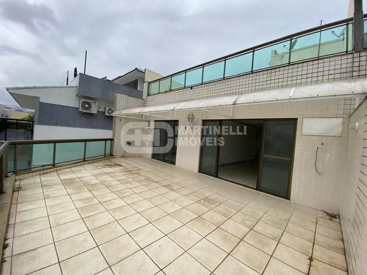 Unfurnished apartment with 3 bedrooms and 5 bathrooms — photo 11