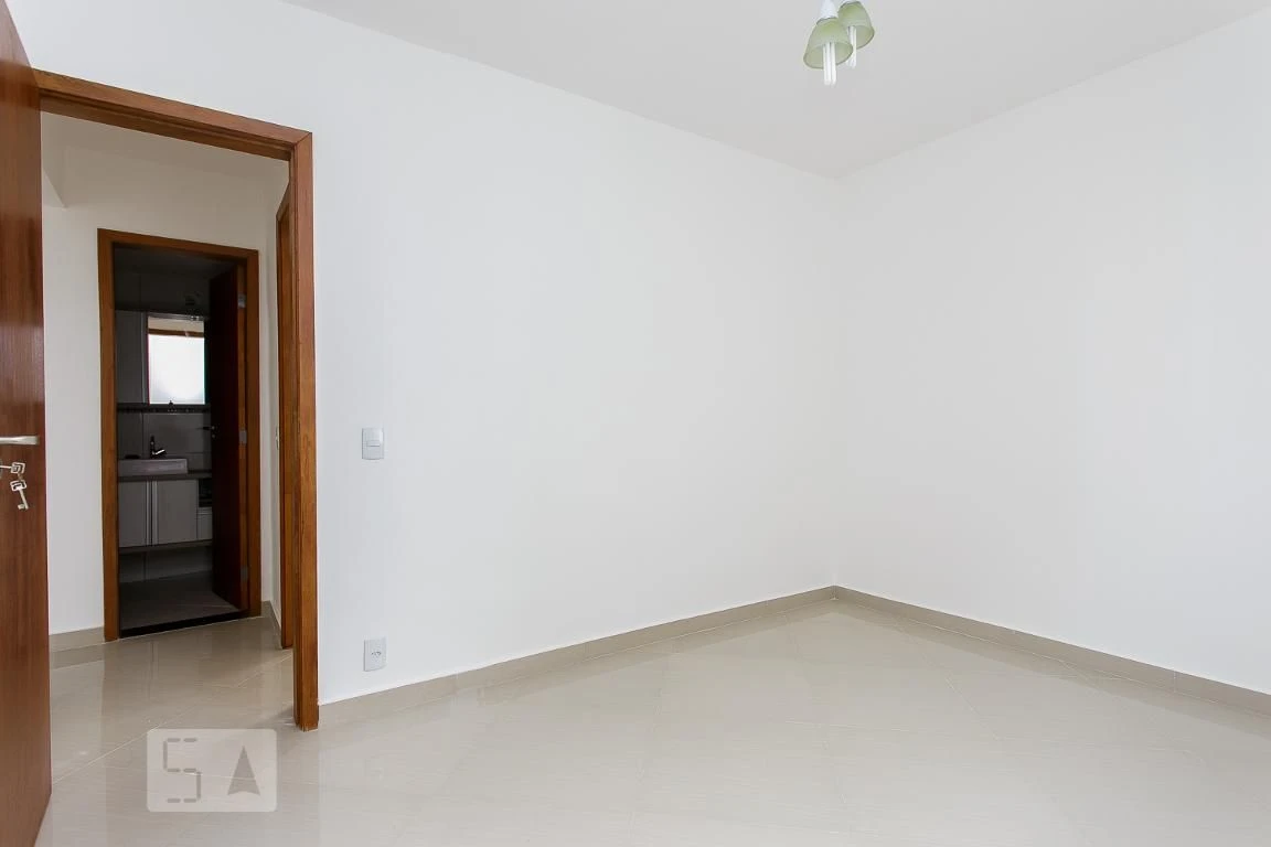 2-bedroom apartment in a building with a gym — photo 19