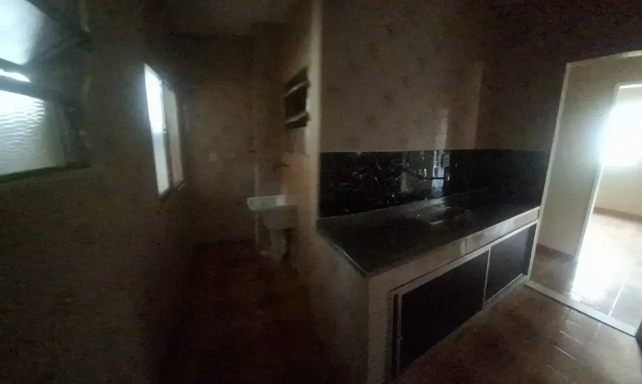 Apartamento sem mobília com 2 quartos e piso de cerâmica — photo 4