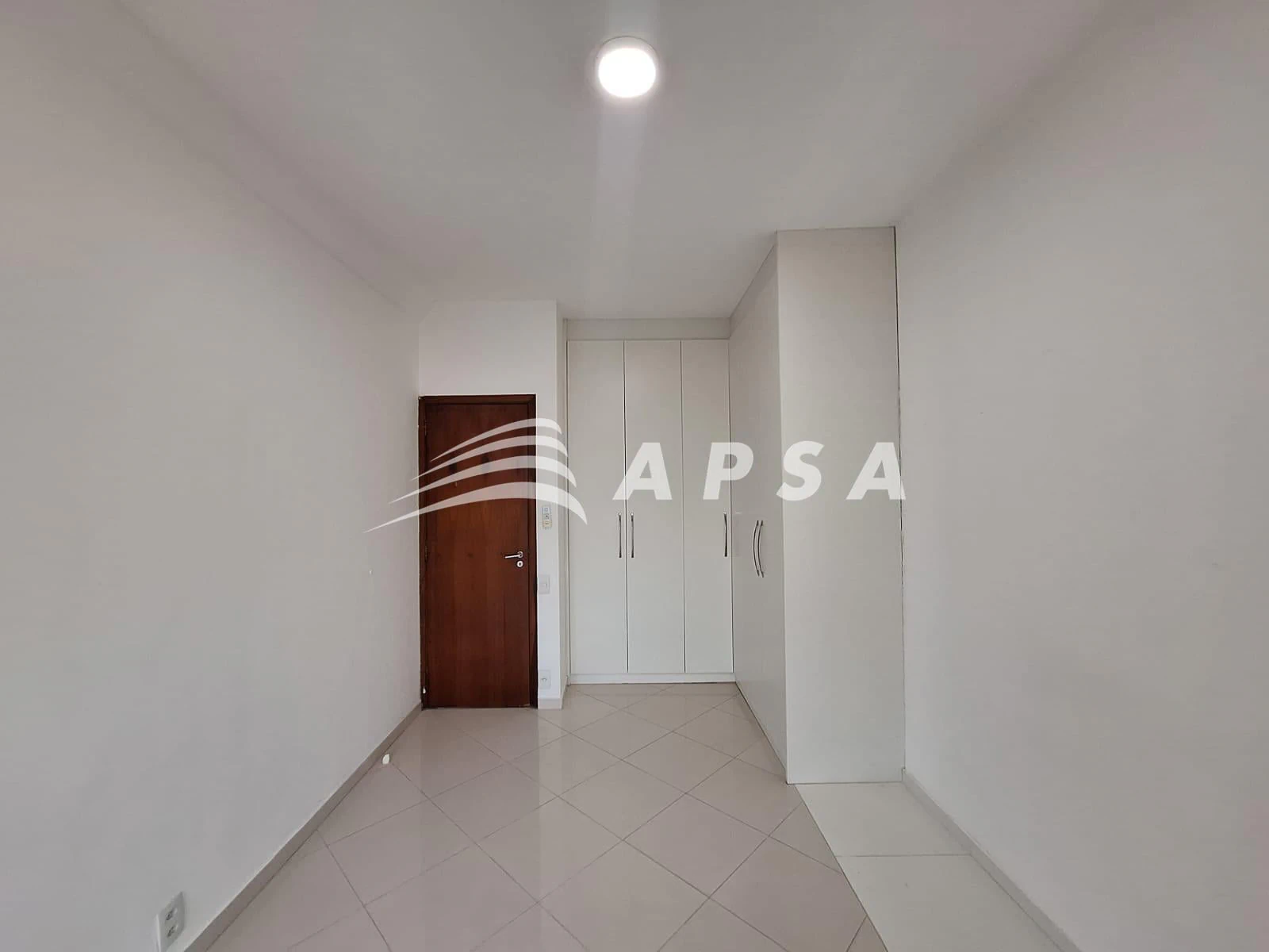 One-bedroom apartment in a building with a pool — photo 4