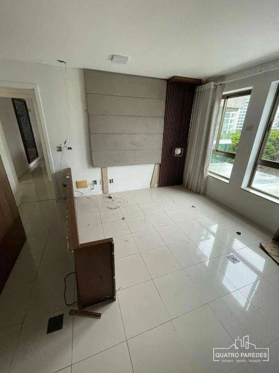 Apartamento com 4 quartos e 144 m², janelas com vista — photo 21